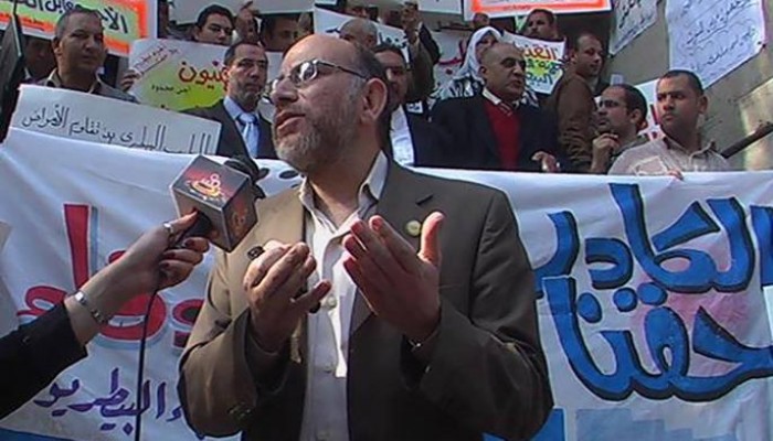 أحمد عماشة محروم من الزيارات والتريض بسجون الانقلاب