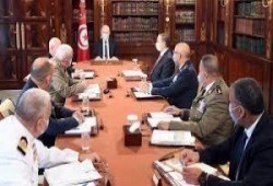 تونس.. أحزاب تندد بتمديد إجراءات سعيّد وأخرى تطالب بخارطة طريق