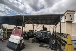 غضب على مواقع التواصل بعد سحل مصرية بحضور الشرطة