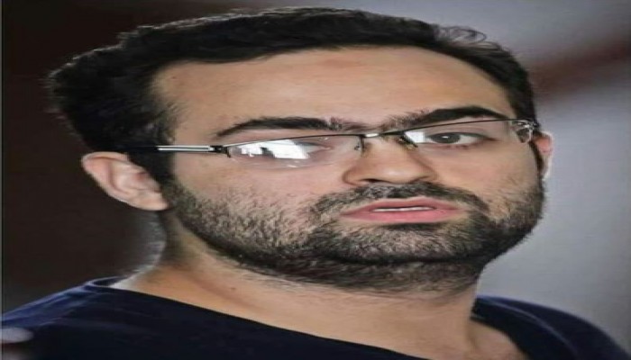 زوجة الناشط محمد عادل تطالب بالإفراج عنه