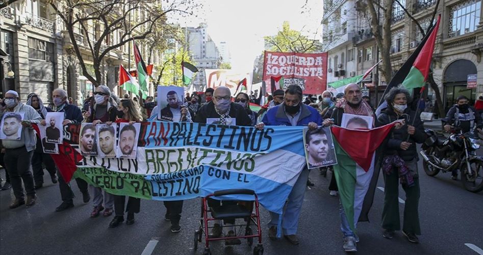 مسيرة في الأرجنتين داعمة للأسرى الفلسطينيين ضد الاحتلال الصهيوني