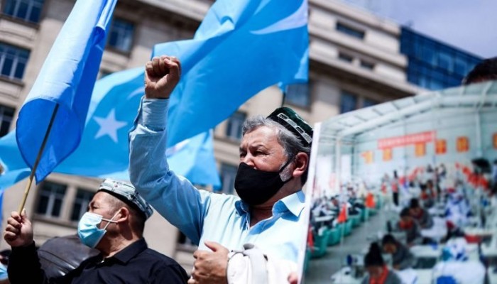 إيكونوميست: الصين تواصل محو ثقافة المسلمين الأويجور