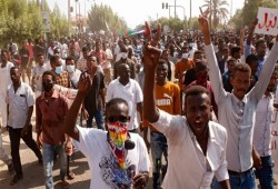مظاهرات حاشدة ضد الانقلاب في السودان.. ومقتل شخصين