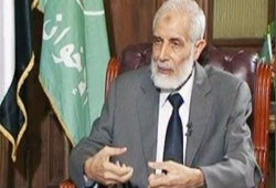 الحكم على د. محمزد عزت بهزلية اقتحام الحدود في فبراير المقبل