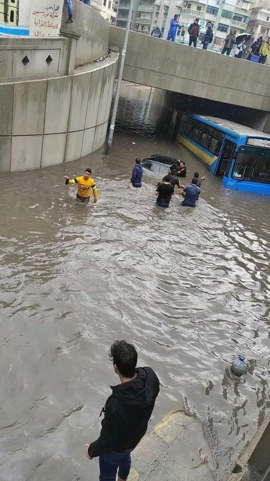 أمطار الإسكندرية تكشف عن أوضاع مأساوية صنعها فساد الانقلاب