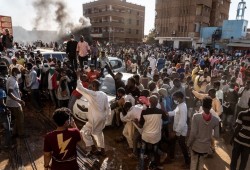 السودان.. قوى التغيير تنفي لقاء حمدوك.. وترفض التفاوض مع الانقلاب