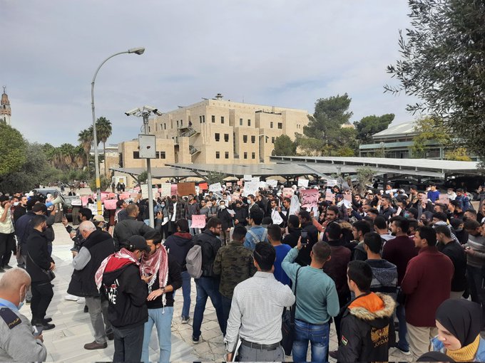 الأردن.. طلاب جامعة اليرموك يواصلون وقفاتهم ضد التطبيع