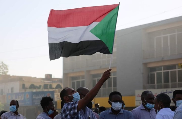 السودان.. عودة المظاهرات وسقوط قتلى باشتباكات غرب دارفور