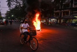 سلطات العسكر بميانمار تحرق 11 مدنيا أحياء بينهم أطفال