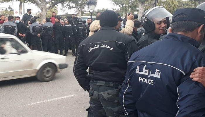 تونس.. تعليق الاعتصام ضد انقلاب سعيد بعد قمع واعتقالات