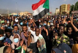 مظاهرات بالسودان قرب القصر الرئاسي.. ودعوات لتنحي البرهان