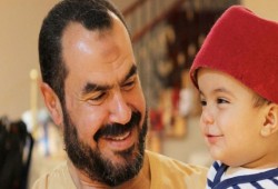 عمرو واكد يتضامن مع د.صلاح سلطان: ظلم بين يتعرض له