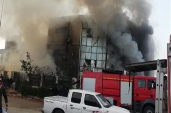 حرائق متزامنة تضرب 3 مصانع بالعاشر وأنشاص والبساتين بالشرقية