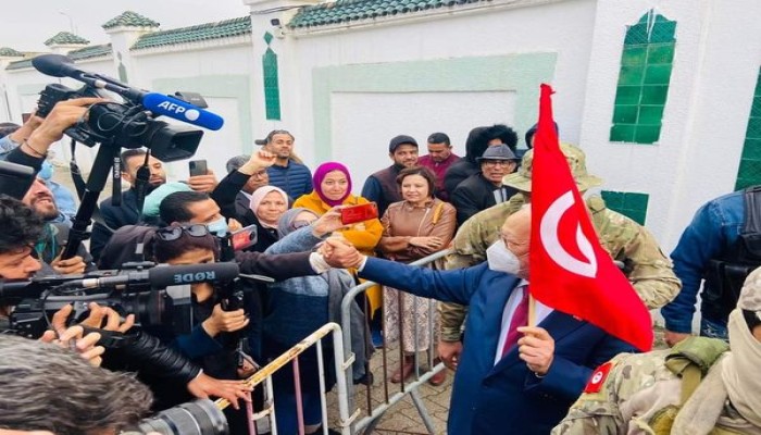 الغنوشي بعد التحقيق: امتثلنا للقانون ونعود للعمل ويسقط الانقلاب