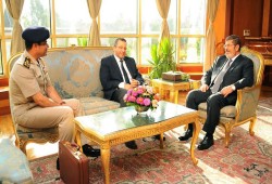 نشطاء التواصل: قائد الانقلاب يدعو للحوار بعدما قتل الرئيس مرسي ونجله