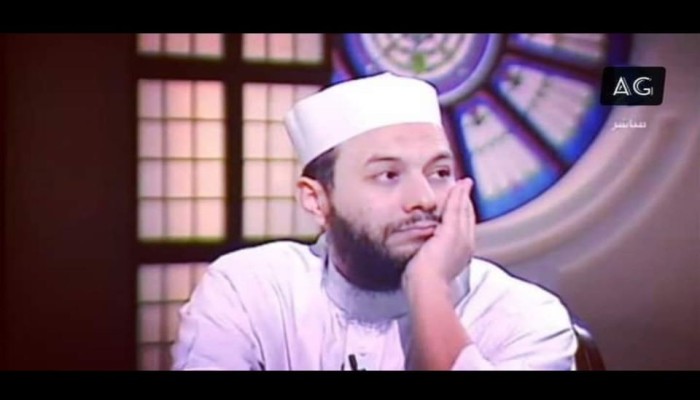 الشيخ محمود شعبان يظهر على كرسي متحرك أثناء جلسة محاكمته