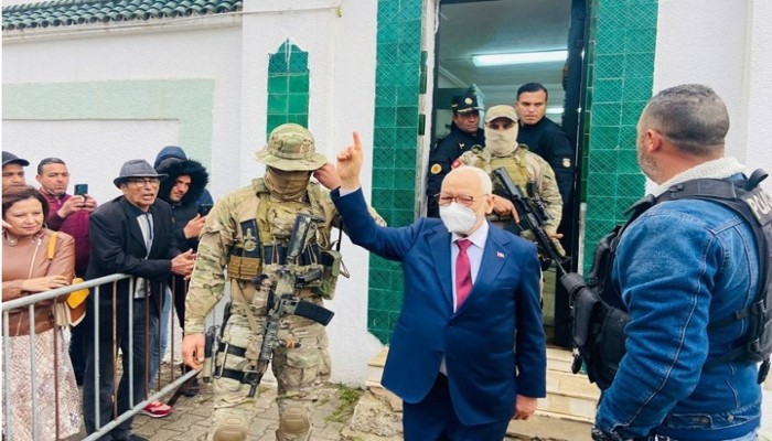 الغنوشي يؤكد قرب سقوط الانقلاب.. ويدعو لمقاطعة الاستفتاء