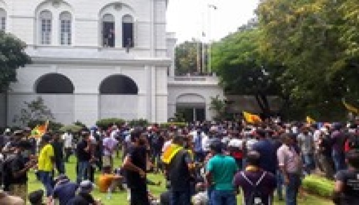 مظاهرات سريلانكا أجبرت الرئيس على التنحي