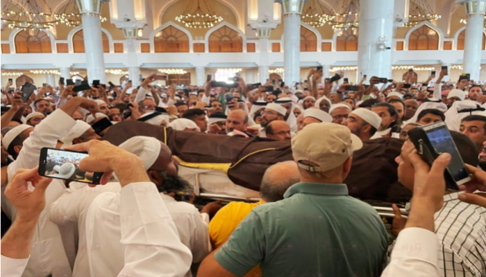 الآلاف يشيعون فقيد الأمة العلامة القرضاوي في الدوحة