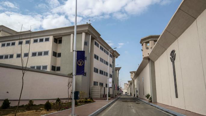 مقاضاة نظام الانقلاب بسبب تعرّض سجناء للإضاءة والتصوير طوال اليوم