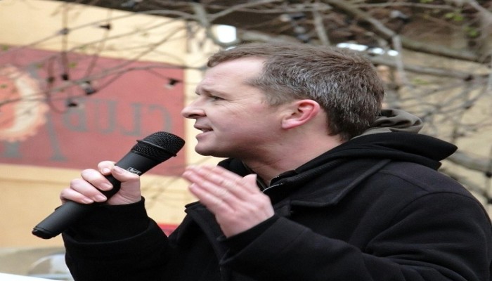 النائب الإيرلندي ريتشارد باريت: فلسطين ستكون حرة من النهر إلى البحر