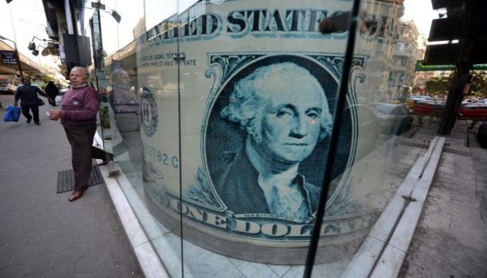 تفاقم أزمة الدولار ومشكلات المستوردين وعودة السوق السوداء