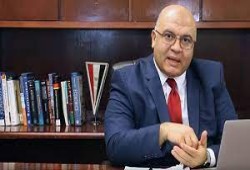 د. مصطفى شاهين: قرض صندوق النقد لن ينتشل مصر من الانهيار الاقتصادي
