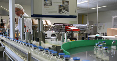 تدهور قيمة الجنيه يهدد مصانع الأدوية في مصر