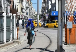 انقلاب تونس.. إضراب موظفي النقل بالعاصمة.. واحتجاج أمام رئاسة الحكومة