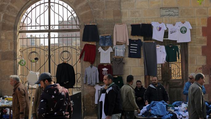 تفاقم معاناة المصريين تحت وطأة ارتفاع الأسعار وشح الدولار
