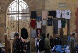 تفاقم معاناة المصريين تحت وطأة ارتفاع الأسعار وشح الدولار