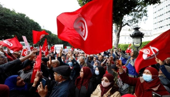 انقلاب تونس.. الشرطة تمنع المعارضة من التظاهر ومطالبة سعيد بالرحيل