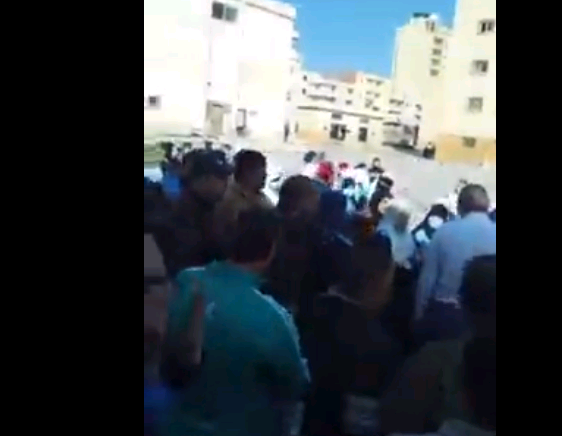 إضراب عمال مستشفى بلطيم العام بكفر الشيخ