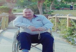 رغم إصابته بشلل نصفي.. استمرار اعتقال محمد عمر والد أحد المختفين قسريا