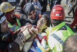 زلزال تركيا وسورية: أكثر من 11 ألف قتيل وفرق الإنقاذ تسابق الزمن