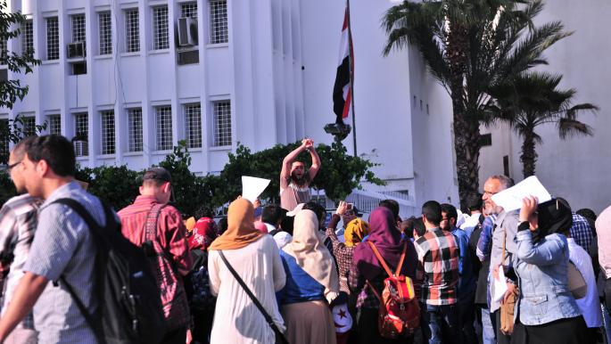 هيومن رايتس ووتش تندد بحرمان مصريين بالخارج من الوثائق الثبوتية