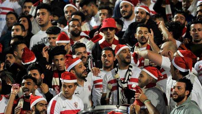 اعتقال 4 من مشجعي الزمالك بسبب لافتات ضد مرتضى منصور