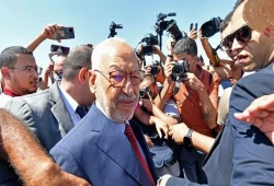 انقلاب تونس.. اعتقال راشد الغنوشي واقتياده لمكان مجهول