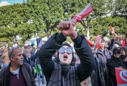 انقلاب تونس.. عشرات أساتذة القانون يطالبون بإطلاق سراح المعتقلين السياسيين