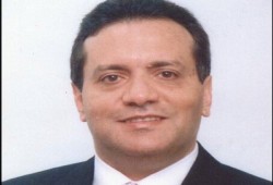 العلماء يموتون في السجون والمنافي.. لماذا؟