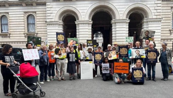 وقفة احتجاجية في لندن تطالب بالحرية للناشط علاء عبد الفتاح