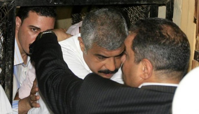 غضب بعد هدم مطعم بواسطة الجيش.. واتهامات لرجل أعمال