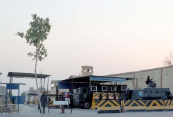 ترحيل 10 معتقلين إلى سجن العاشر من رمضان