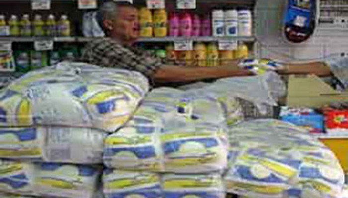 السكر يسجل 40 جنيهاً للكيلو والواردات تخطت 500 ألف طن 