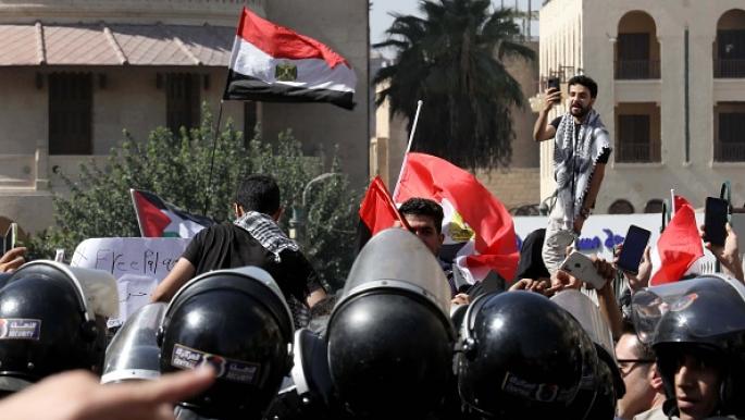 نظام الانقلاب يلغي مؤتمرا لدعم القضية الفلسطينية والأمن يطارد المشاركين