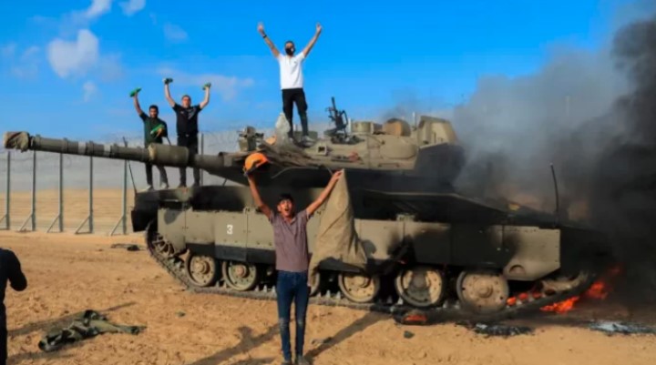 صحيفة روسية: معركة حماس دمرت أسطورة الجيش الصهيوني