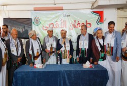 الشيخ حمير الأحمر وكبار مشايخ اليمن يعلنون تضامنهم مع المقاومة وغزة