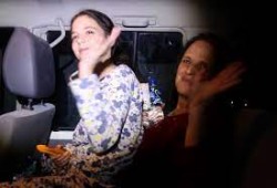 محتجزة سابقة لدى حماس بغزة تصفع الصهاينة مجددا: عاملوني وأبنائي باحترام