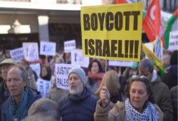 مظاهرة في مدريد تطالب بوقف العدوان الصهيوني على غزة