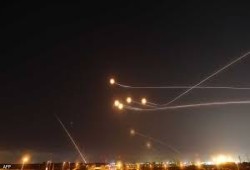 المقاومة تقصف تل أبيب ومستوطنات الغلاف بالصواريخ وتقنص جنود الاحتلالّ